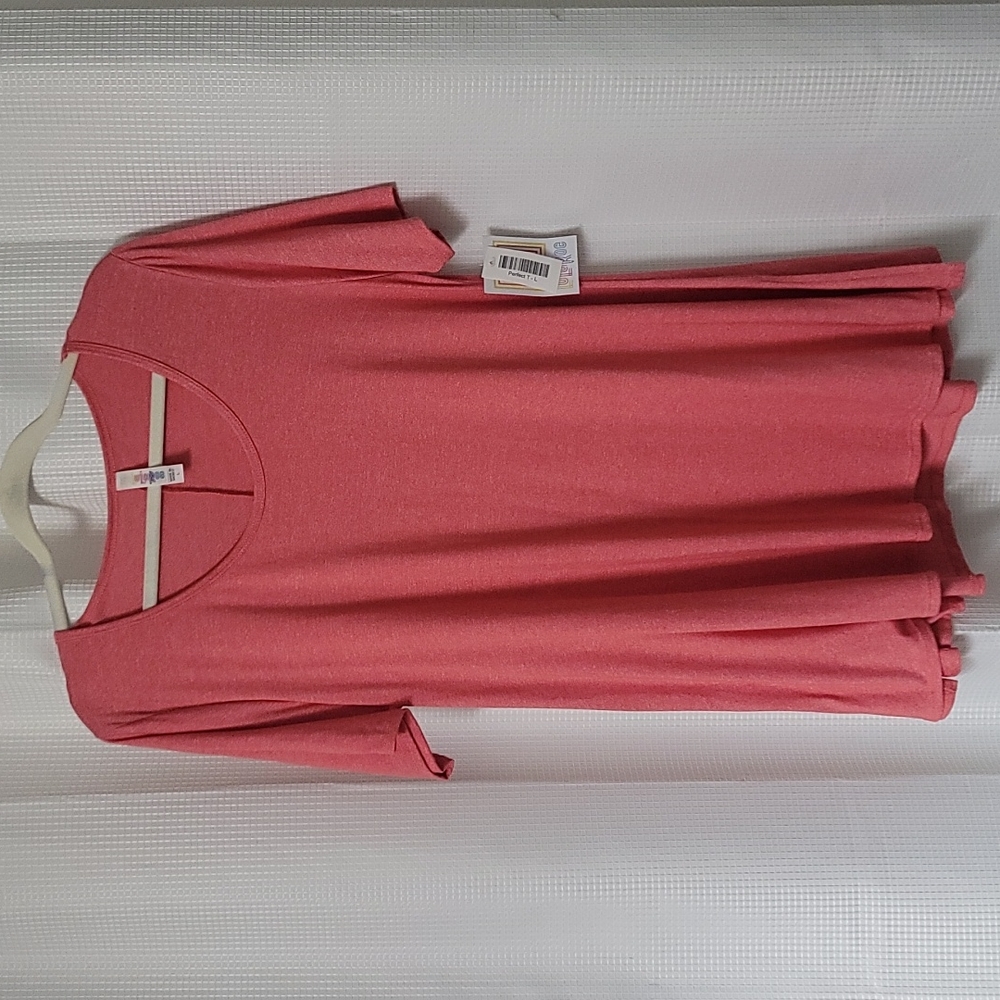 Bnwt lula roe perfect t